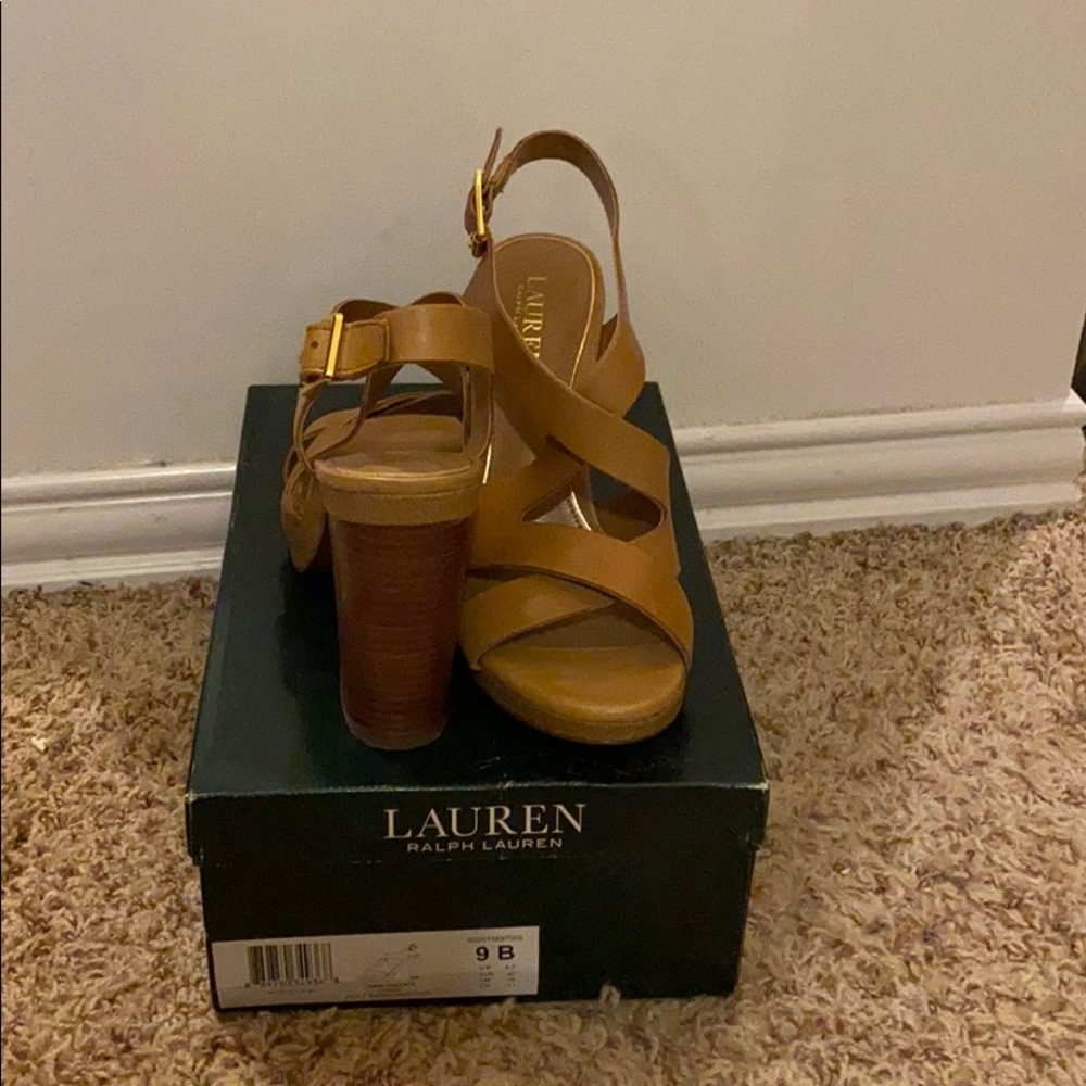 Ralph Lauren Fabia-an-drs size 9B shoes